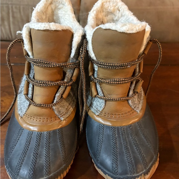Sorel Tan and Gray Insulated Boots - Picture 2 of 2